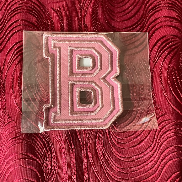 NWT Stoney clover lane mauve B patch - Picture 1 of 2